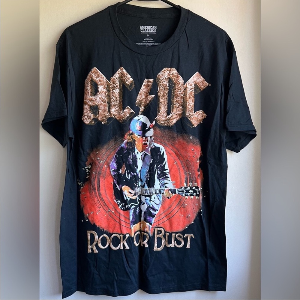 NWOT AC/DC Black Graphic T-Shirt